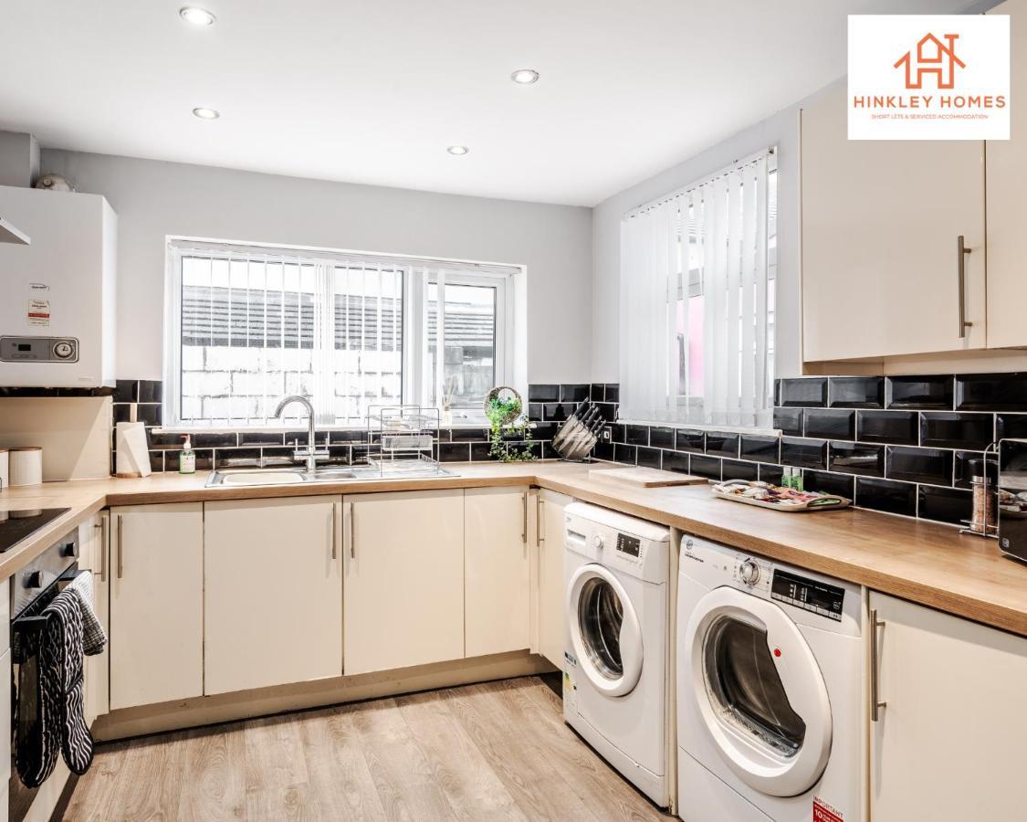 Supersized House 6 Beds Sleeps 14 W Garden & Carpark By Hinkley Homes Short Lets & Serviced Accommodation Liverpool Exteriér fotografie